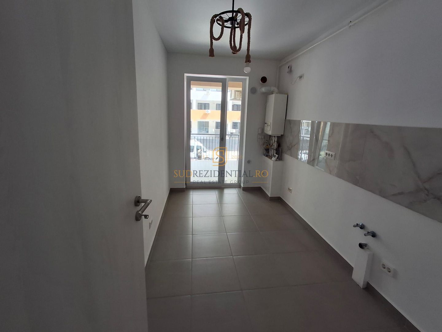 Garsoniera spatioasa, prima inchiriere, metrou Berceni, Biruintei - Poză 9