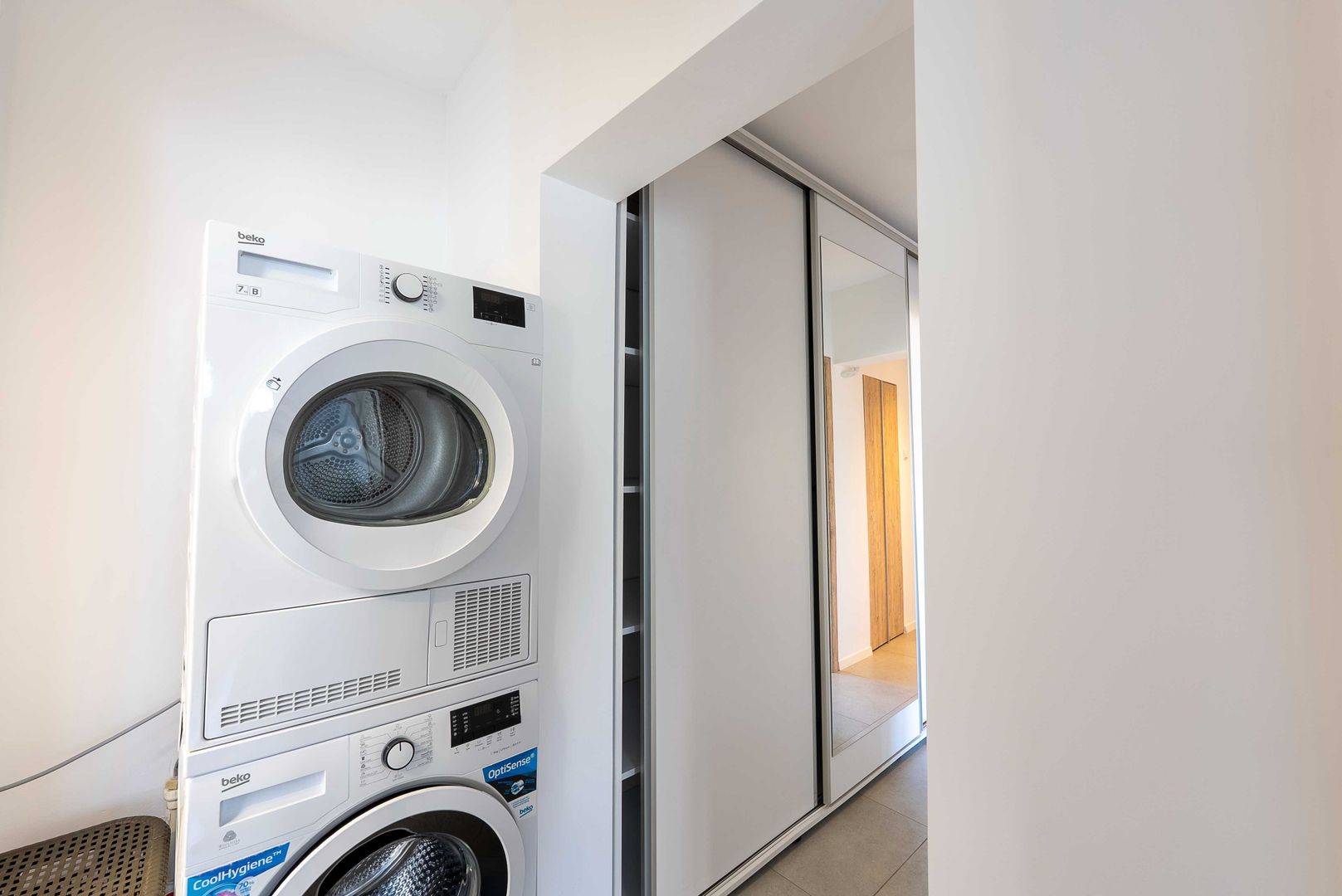 Închiriere apartament 3 camere – Bd. Lacul Tei - Poză 4