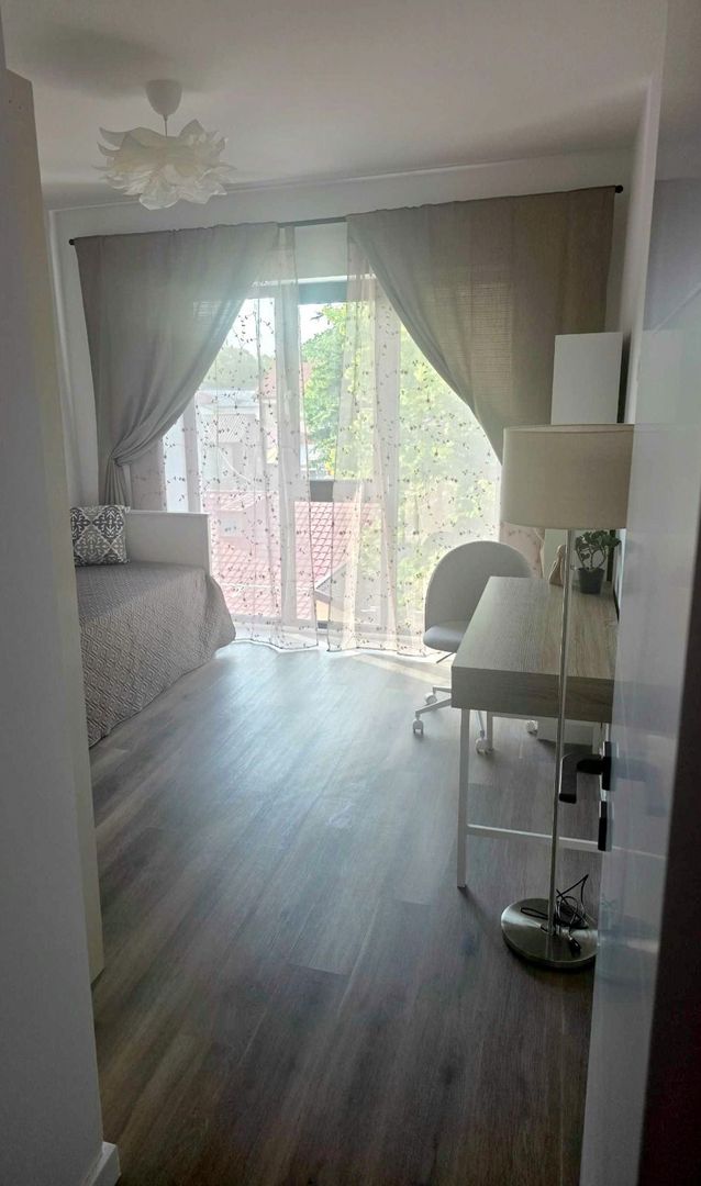 De inchiriat apart. cu 3 camere, zona Facultatea de Mecanica, et. 1, 800 E - Poză 3