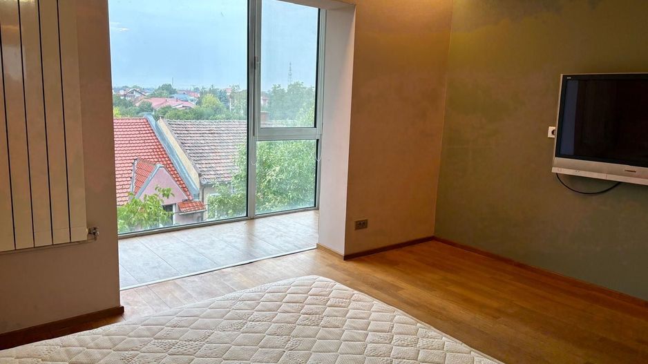 Decomandat si mobilat modern - Poză 4