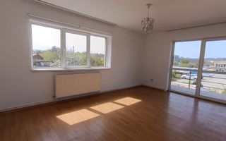 Apartament 3 camere decomandat - Poză 1