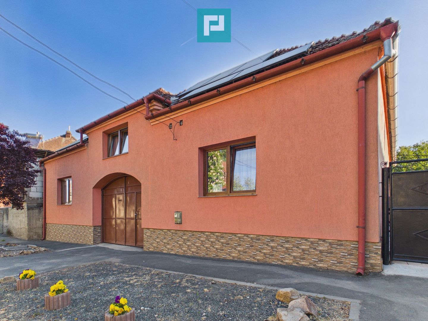 Casă pasivă cu 3 camere în Lipova - Poză 1