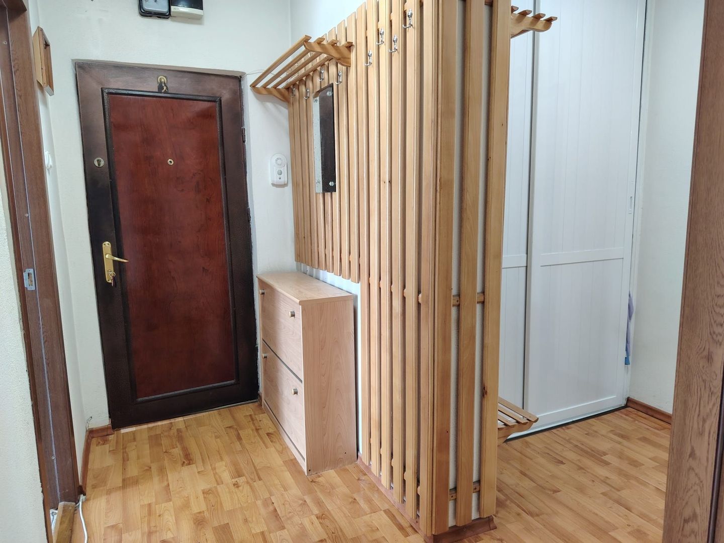 Apartament 3 camere Piata Centrala - Poză 2