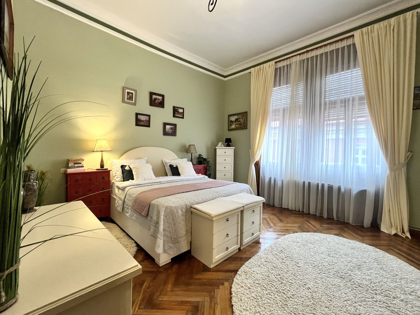 Apartament grandios cu vedere spectaculoasă spre Piața Libertății - Poză 15