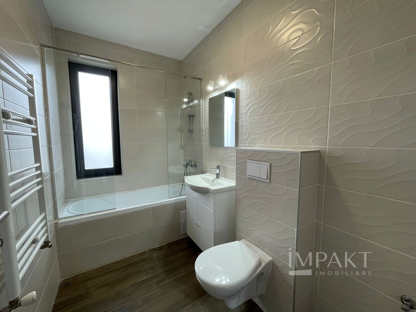 Casă / Vilă cu 4 camere de închiriat - Dezmir - Poză 10