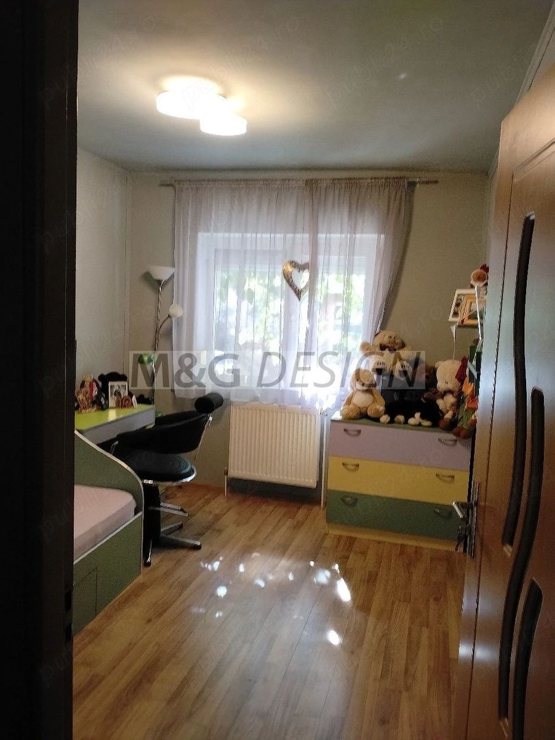 Apartament cu 3 camere  zona Soarelui - Poză 4
