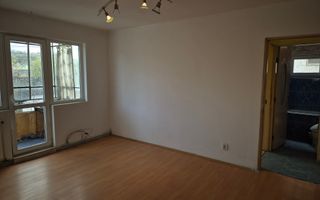 2 camere, zona M5, bloc 26, etaj 2, balcon – Preț bun, negociabil! - Poză 2