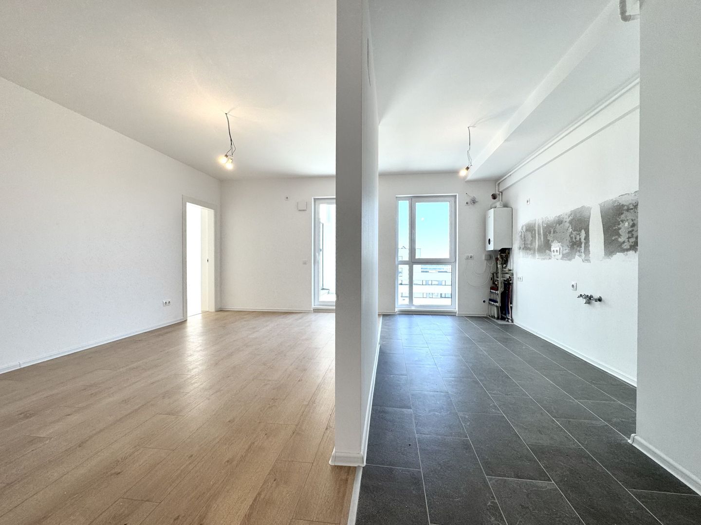 3 camere 75 mp SU + Balcon 8mp - Verdere curte interioară - Poză 1