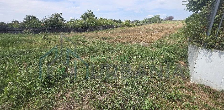 Teren intravilan de vânzare în Iași, Lețcani - 1267 mp - Poză 1