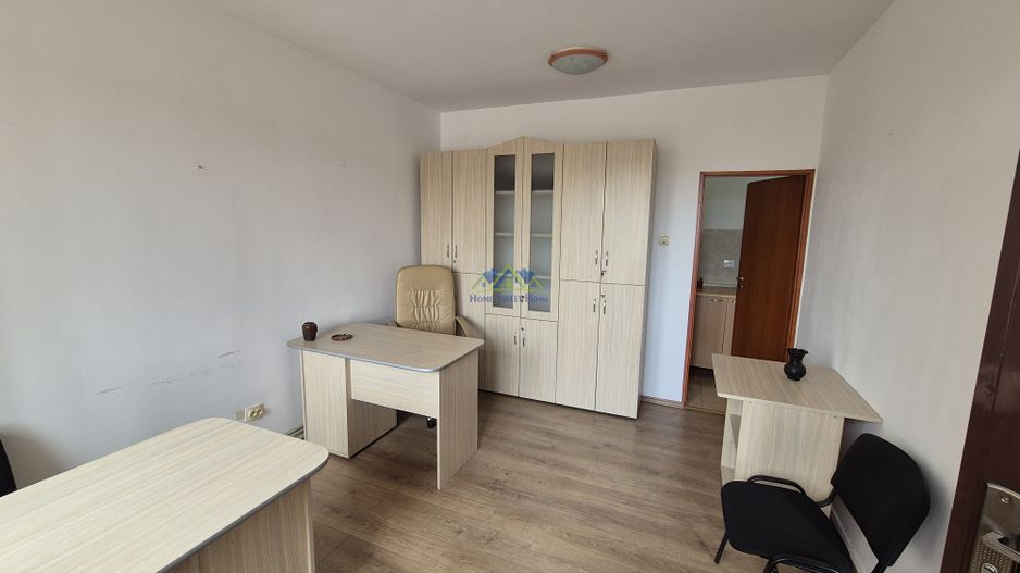 Inchiriez birou zona Piata Mare fosta policlinica et 3, st-20mp, baie! - Poză 1