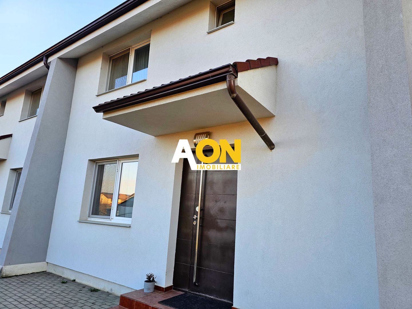 Casa tip insiruit, 5 camere, 2 bai, mobilata si utilata - Poză 19