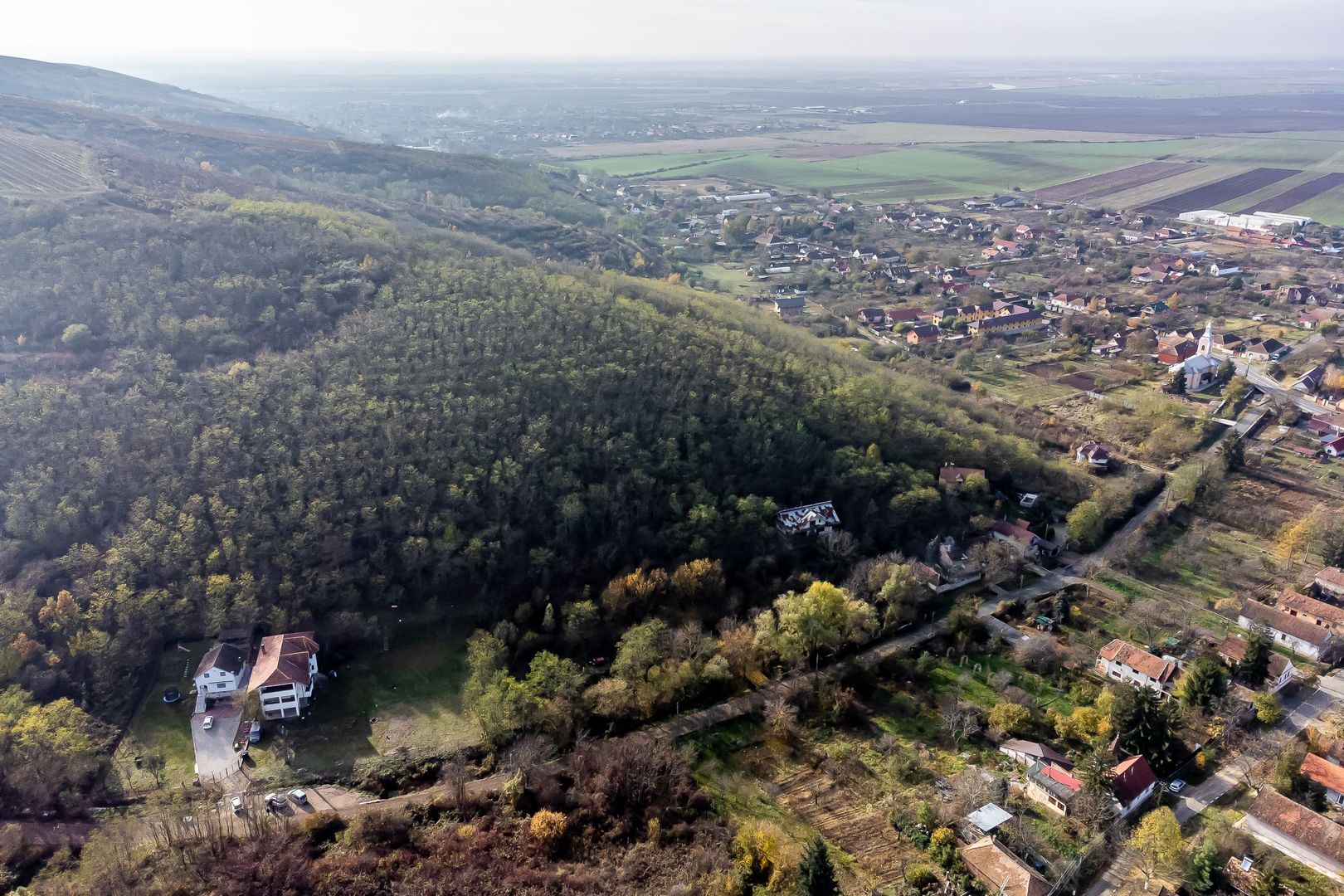 Casă în localitatea Miniș - Comision 0% la cumparare - Poză 11