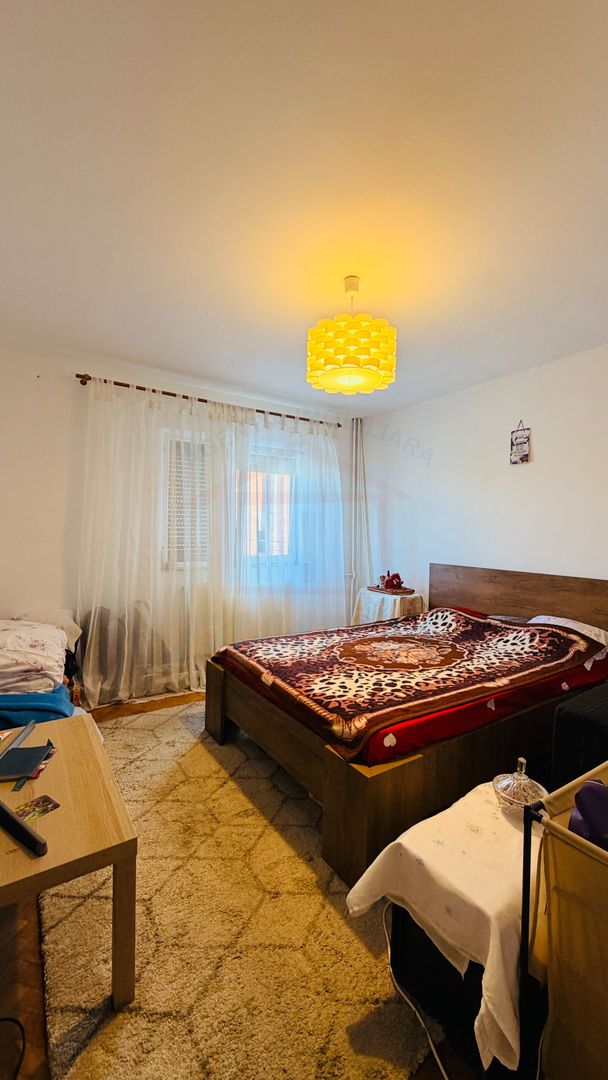 Apartament 3 camere dec. ,Galati, la PS-uri, Casa Roșie etaj 2, 68 mp. - Poză 11