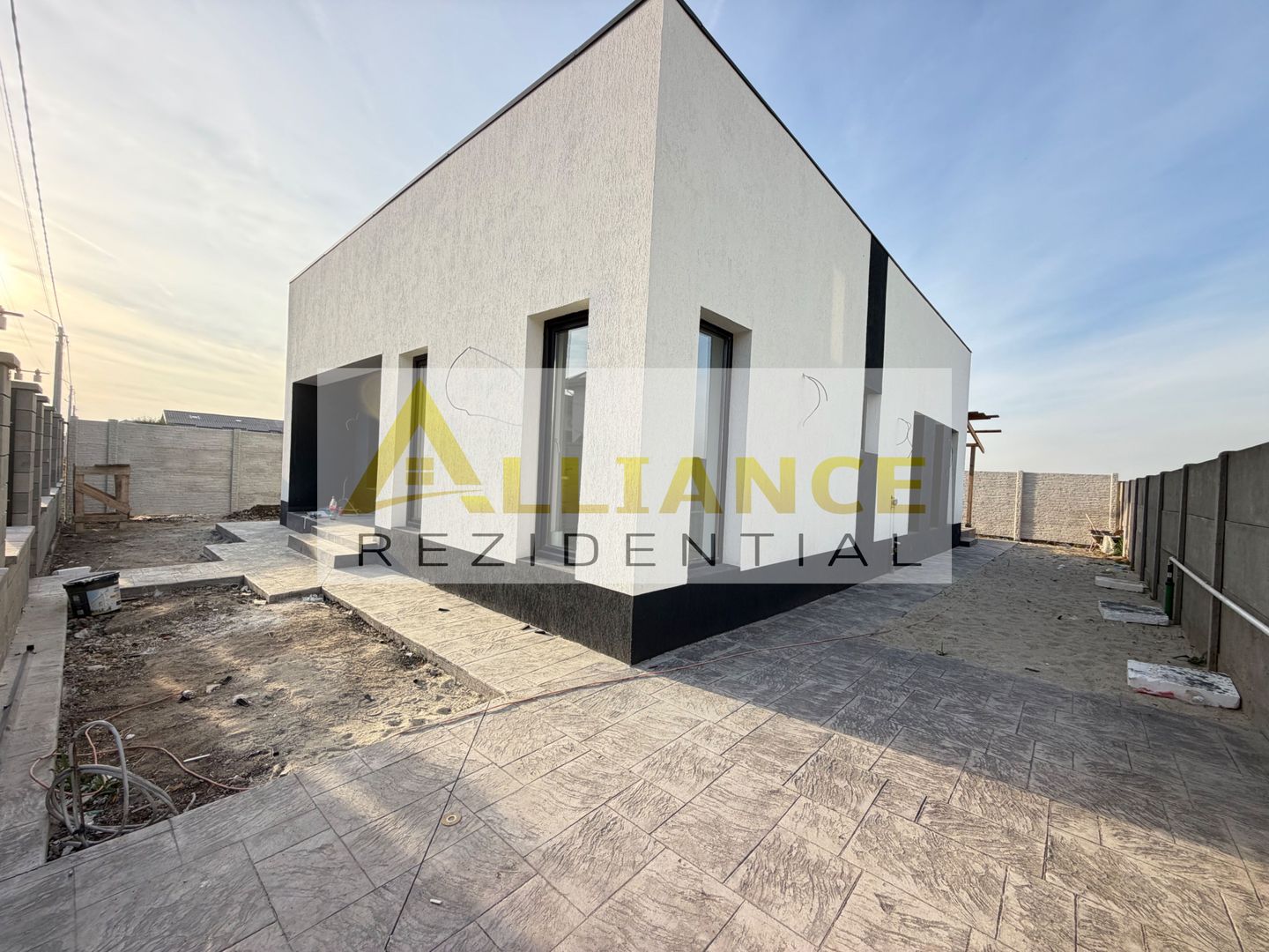 Casa moderna pe parter, 4 camere, teren 375 mp – ideala pentru familie - Poză 1