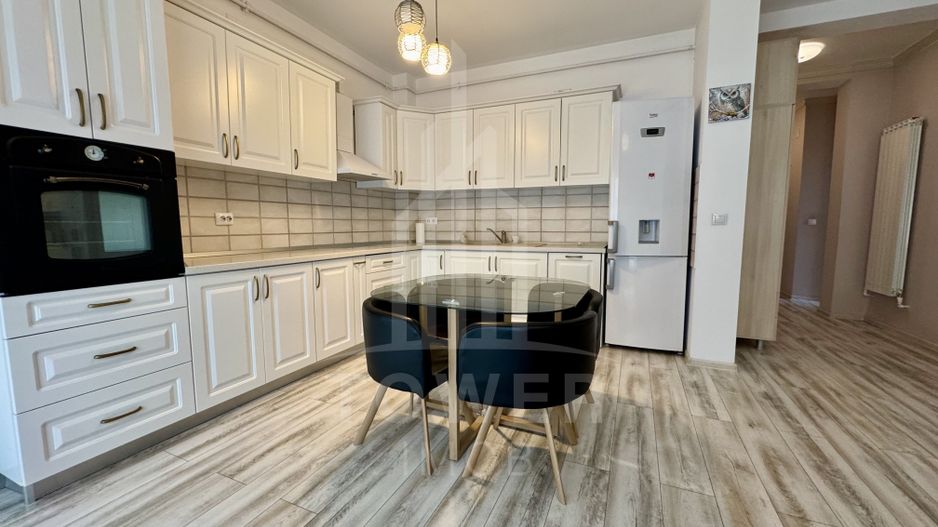 De inchiriat Apartament modern 3 camere cu curte privată şi parcare - Poză 9