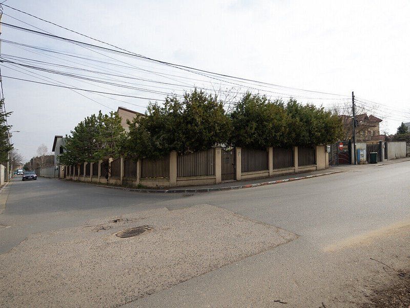 Vila cu 750 mp utili si teren de 1.480 mp in Erou Iancu Nicolae - Poză 46