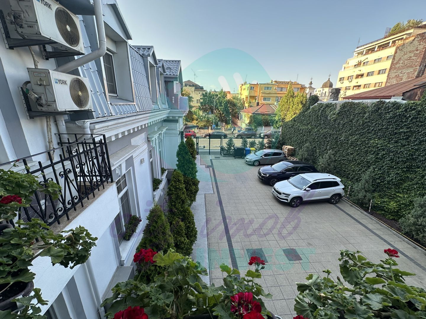 Casă renovată și consolidată, ideală pentru birouri sau activități comerciale - Poză 22