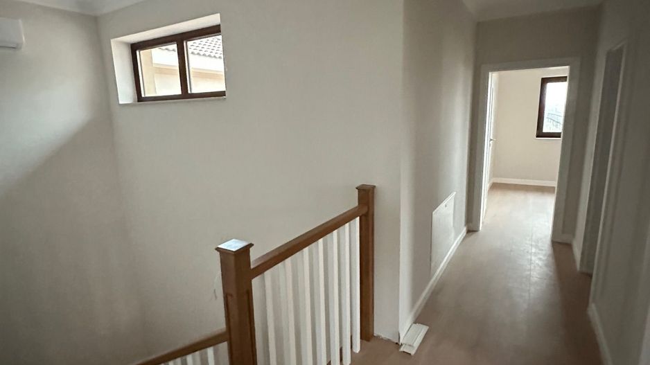 CASA TIP DUPLEX DESPARTIT PRIN GARAJ - Poză 33