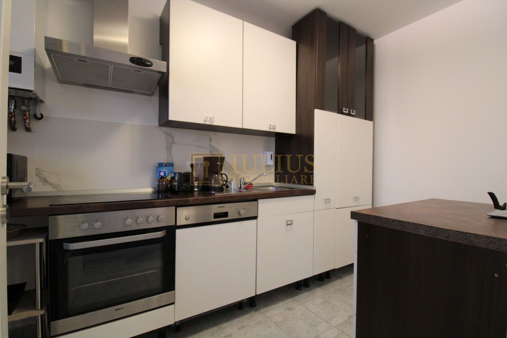 Continental - Buziasului, centrala proprie, parcare inclusa. - Poză 8