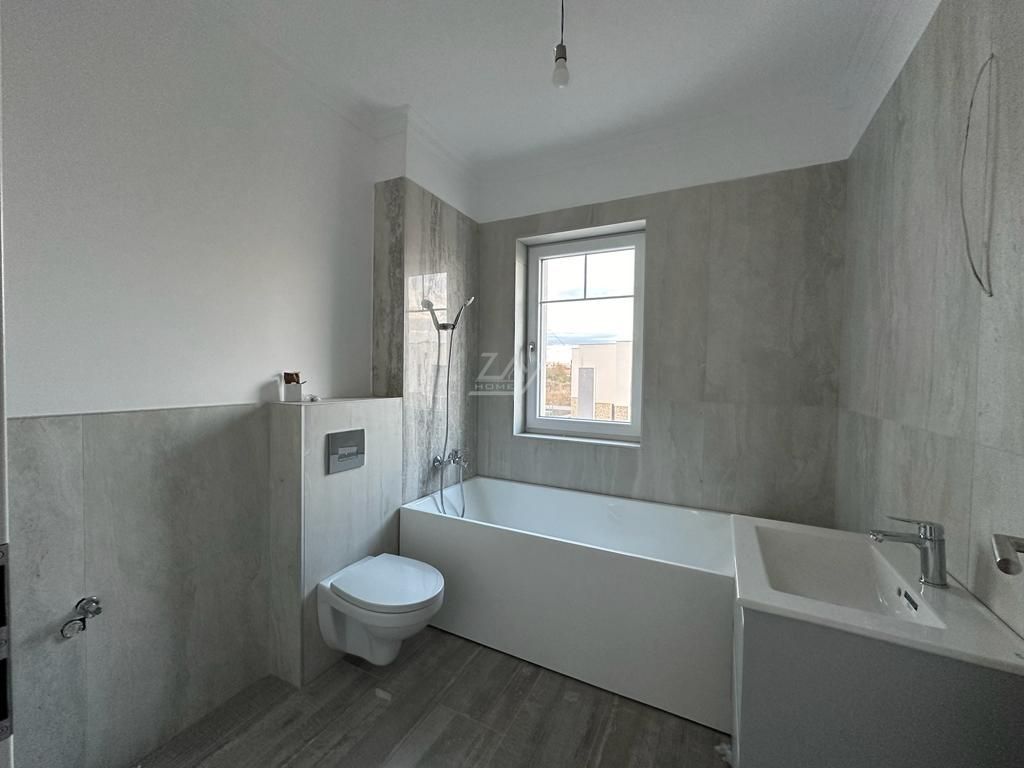 Duplex modern pe parter. Toate utilitatile. - Poză 4