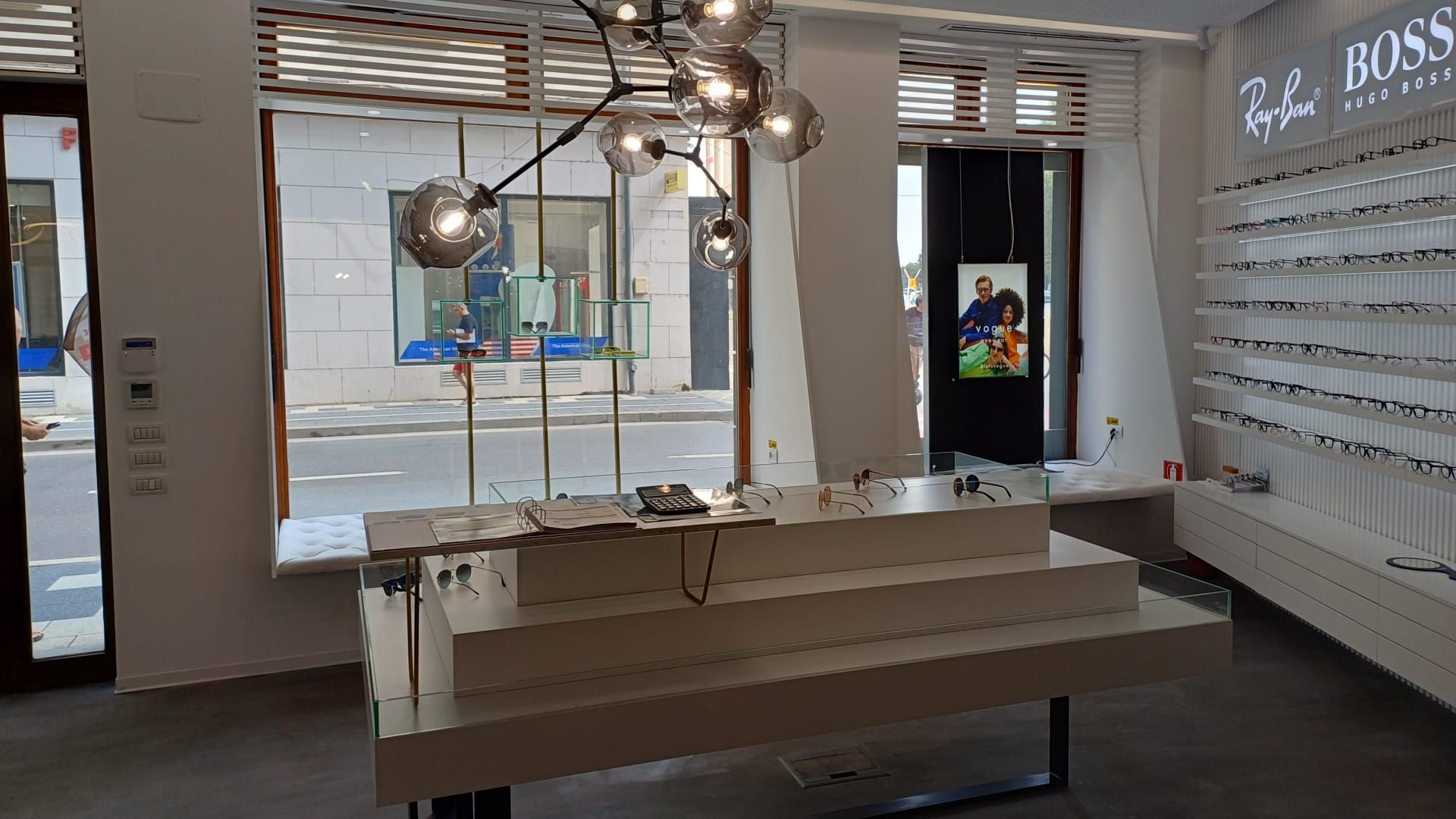 SPATIU COMERCIAL CU MULTIPLE DESTINATII ULTRACENTRAL - Poză 2