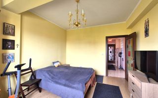 Tractoru, zonă liniștită de case, apartament spațios 3 camere cu garaj - Poză 13