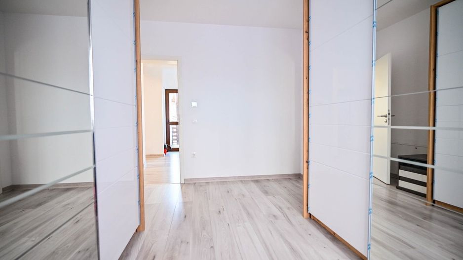 Casa individuală de vânzare Sânpetru, 5 camere, garaj, foișor, curte - Poză 10