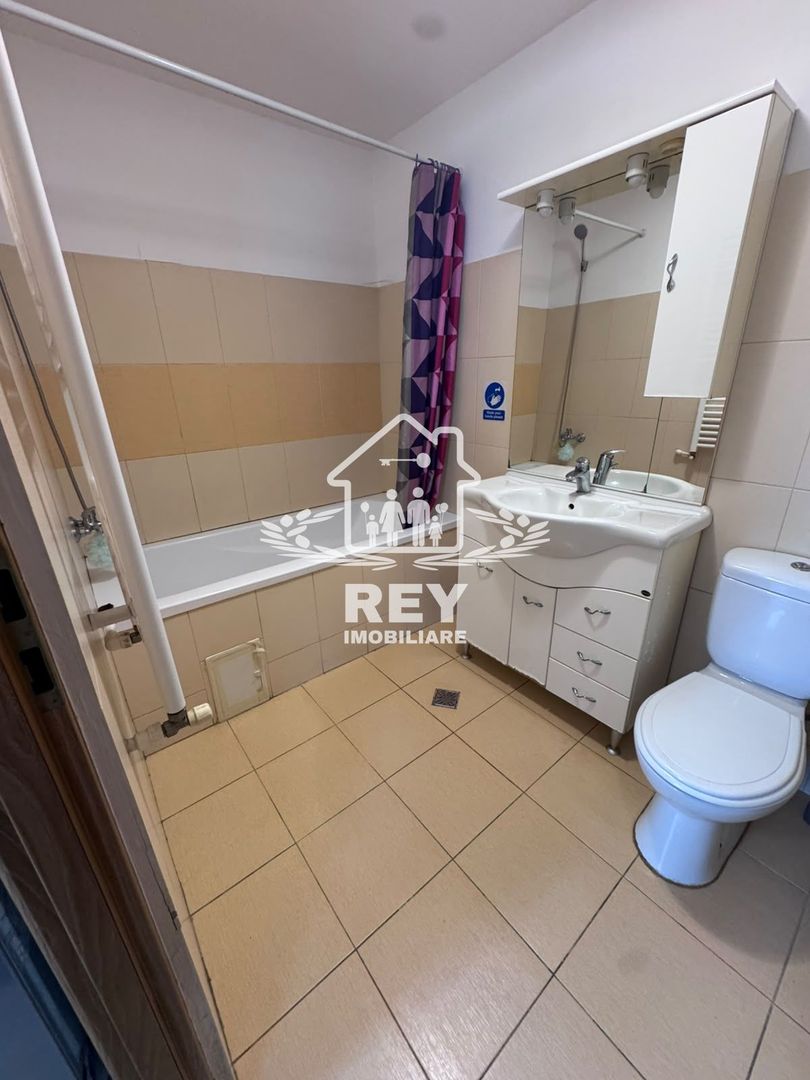 Inchiriez apartament 3 camere, spatios, central, et.5+mansarda - Poză 10