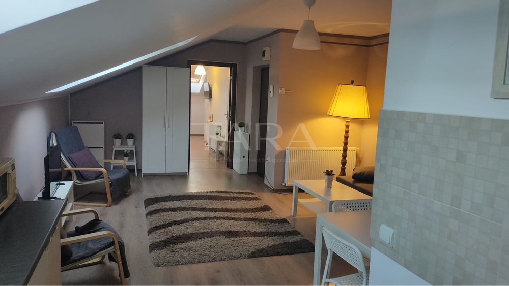 Mansardă cu 2 camere de vânzare în Florești, strada Florilor - Poză 4