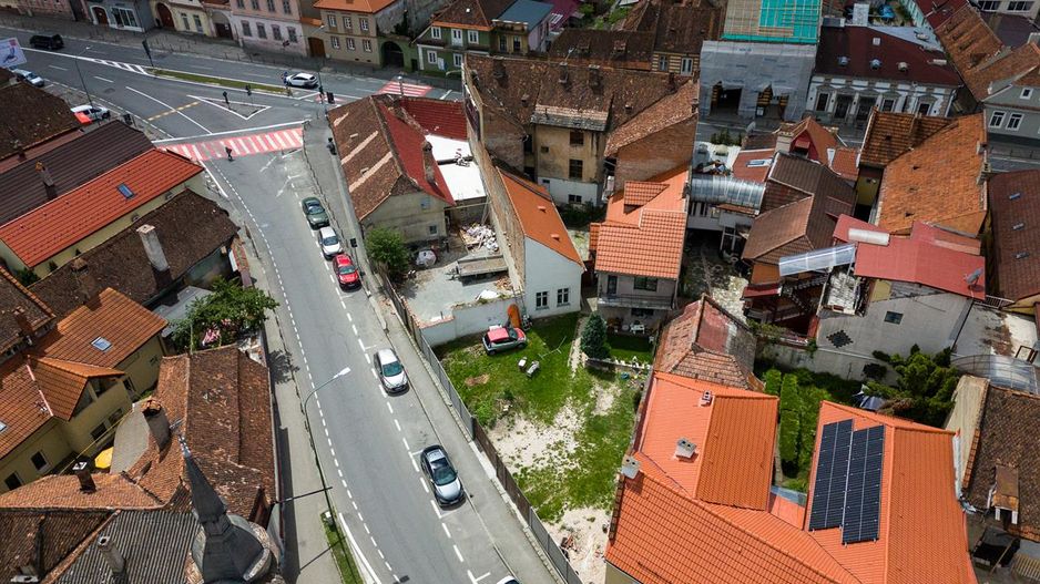 Imobil doua camere in casa+spatiu comercial+teren 270 mp  cu CF separat - Poză 2