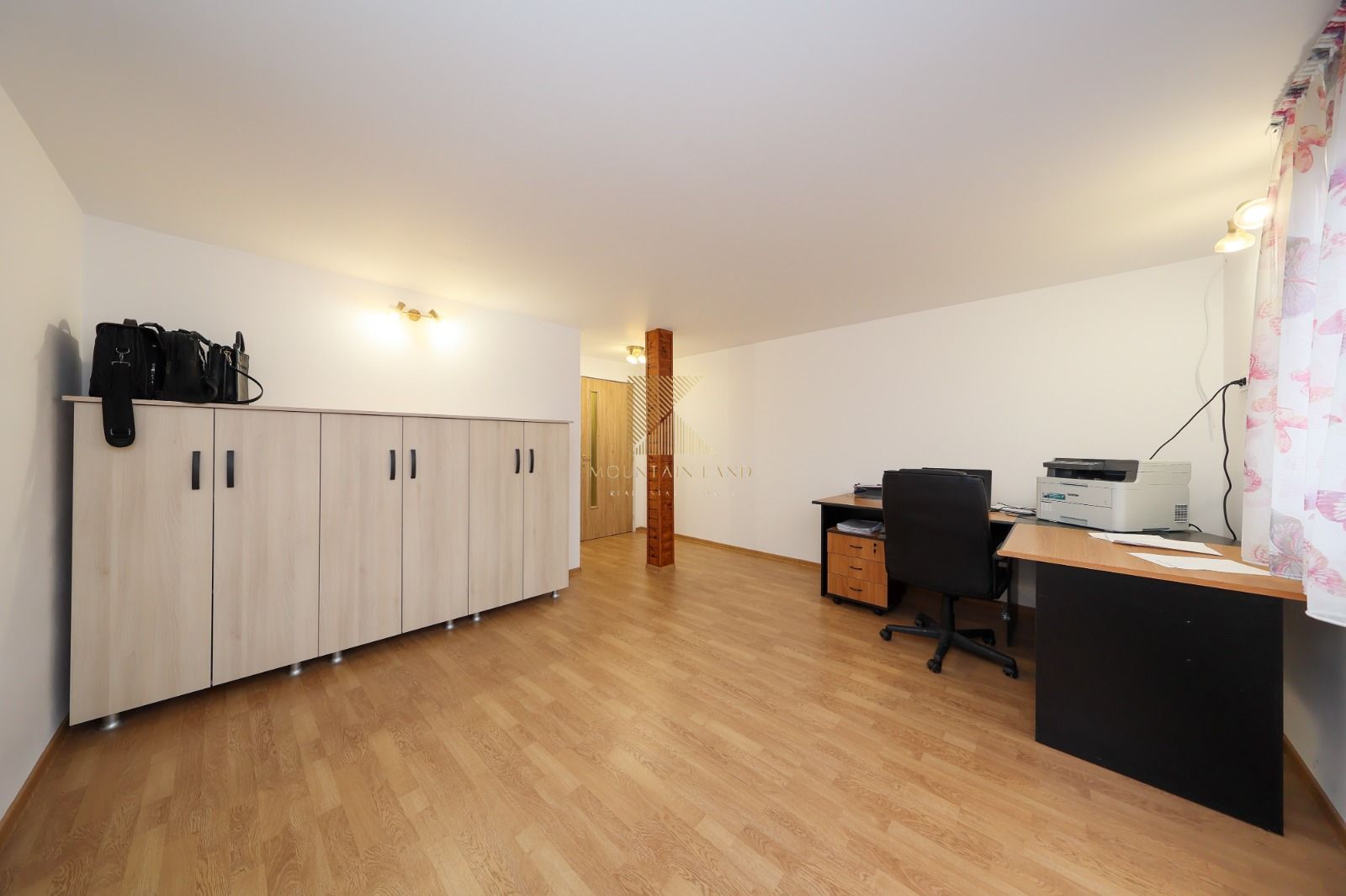 Proprietate mixtă cu spațiu comercial și locuință, Cristian - Poză 13