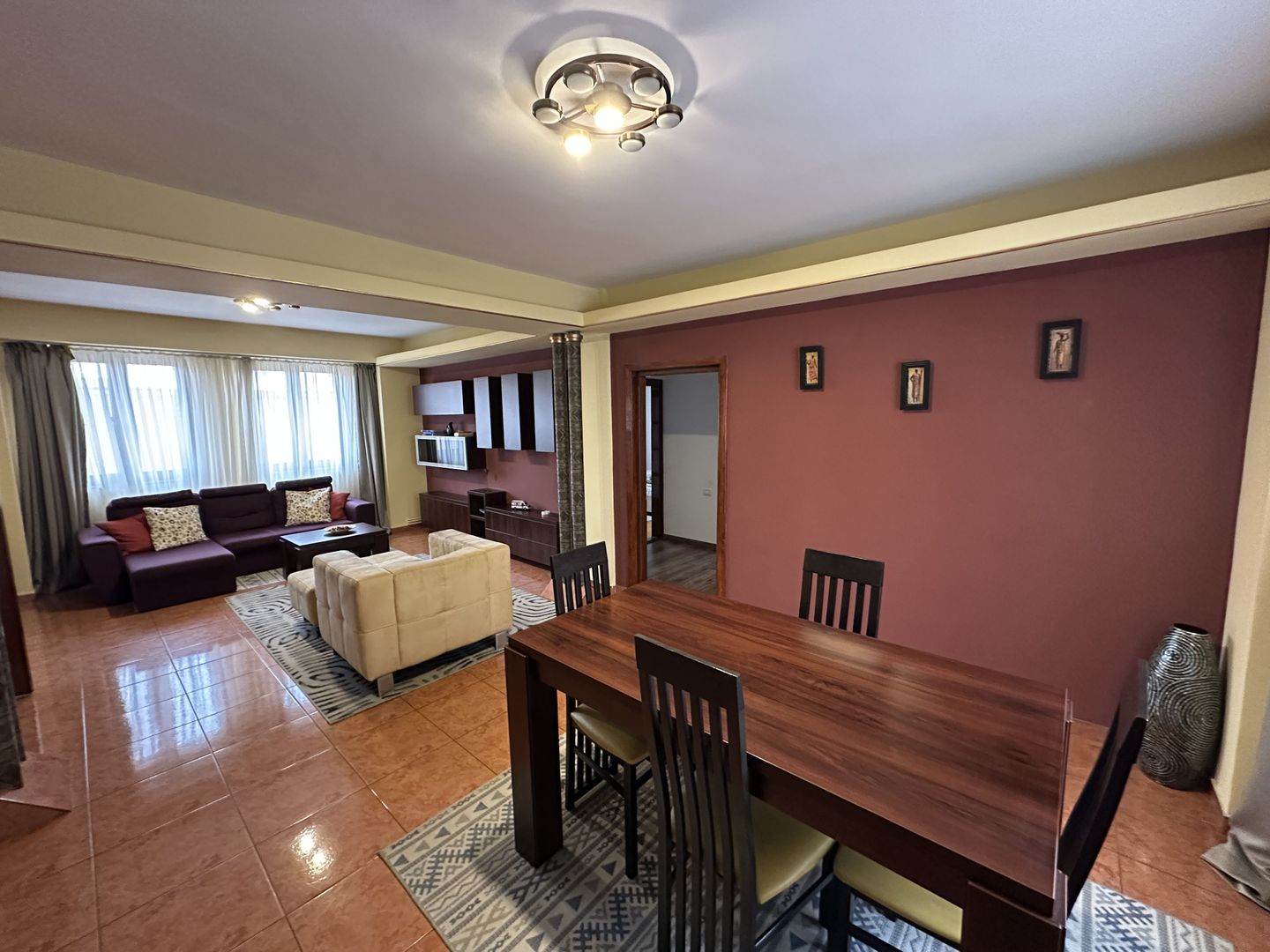 Apartament cu 3 camere în zona P-ta Unirii - Poză 4