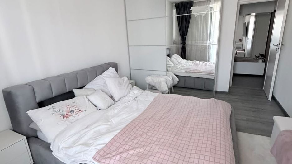 Apartament 2 camere,suprafata generoasa,mobilat si utilat,loc de parcare subtera - Poză 14