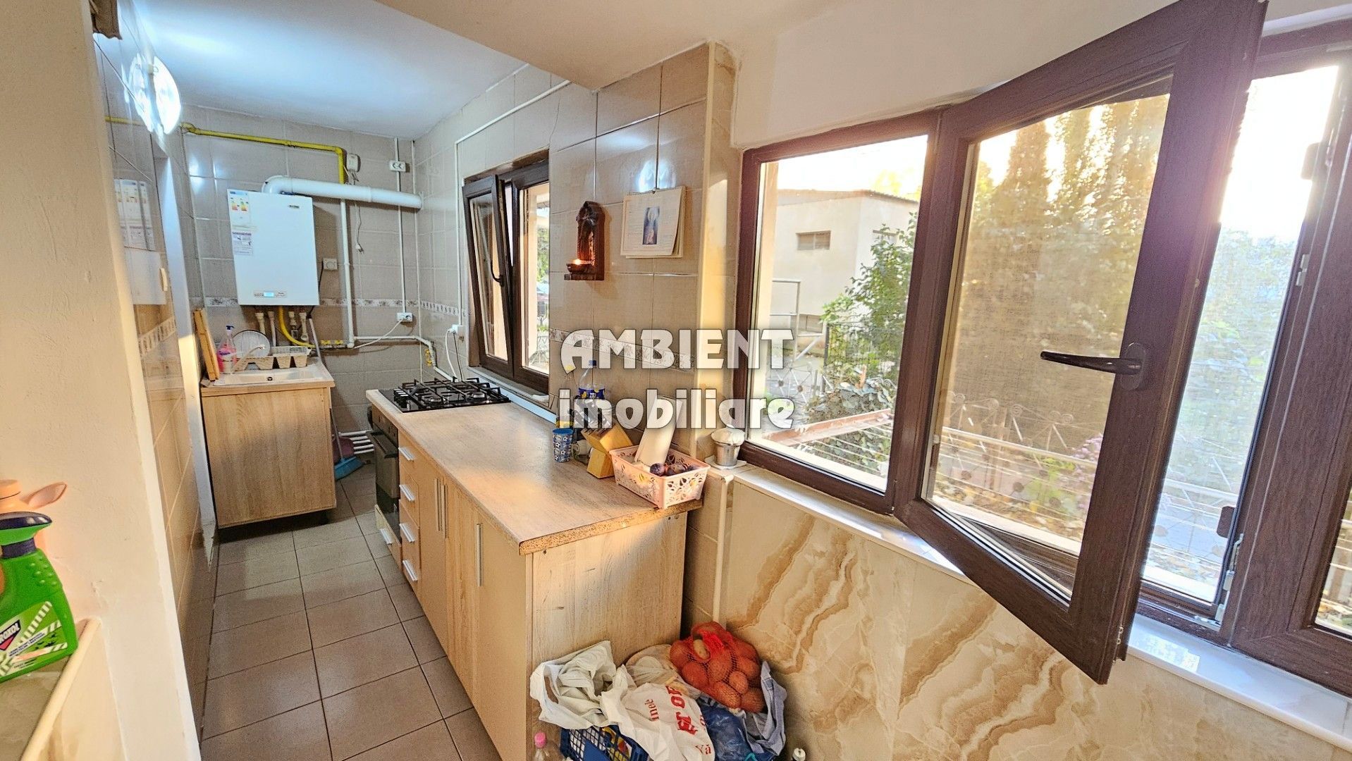 Apartament cu 2 (3) camere, parter, mobilat și utilat, zona CARTIER; - Poză 4