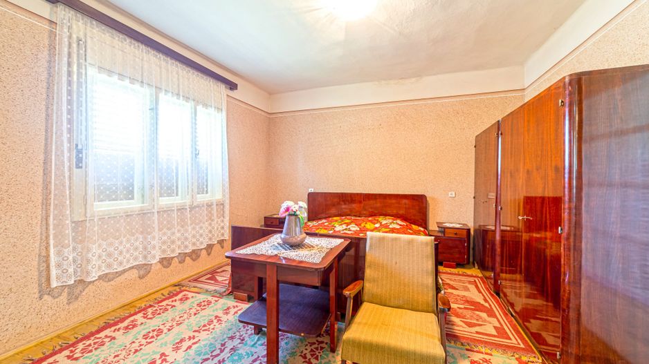 Vândută Casă cu 4 camere Pâncota - Poză 12