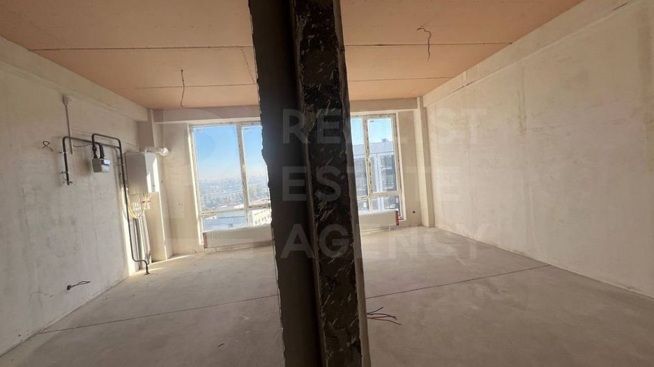 Vânzare, penthouse, 3 camere + living, strada Calea Ieşilor, Sculeni - Poză 10