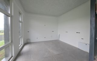 Vilă modernă premium cu piscină interioară, teren 1200 mp și panoramă - Poză 19