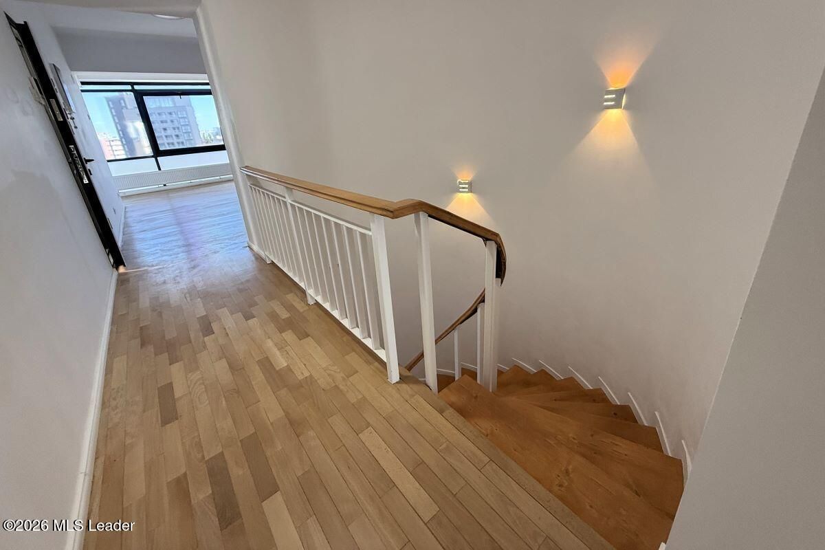 Polona - Duplex 256 mpu, 6 camere, etaje 6+7, panorama, terase 52 mp - Poză 11
