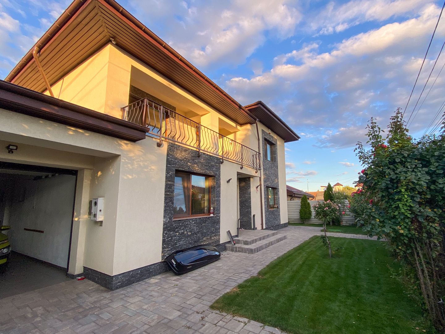 Descoperă Eleganța și Rafinamentul: Vila de Vis pe un lot generos - Poză 8