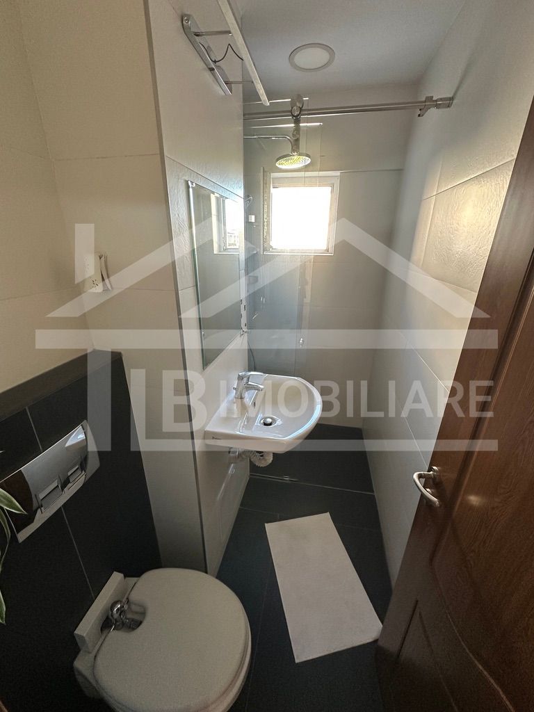 Apartament cu 3 camere, 90mp, decomandat, Zona EON - Poză 8