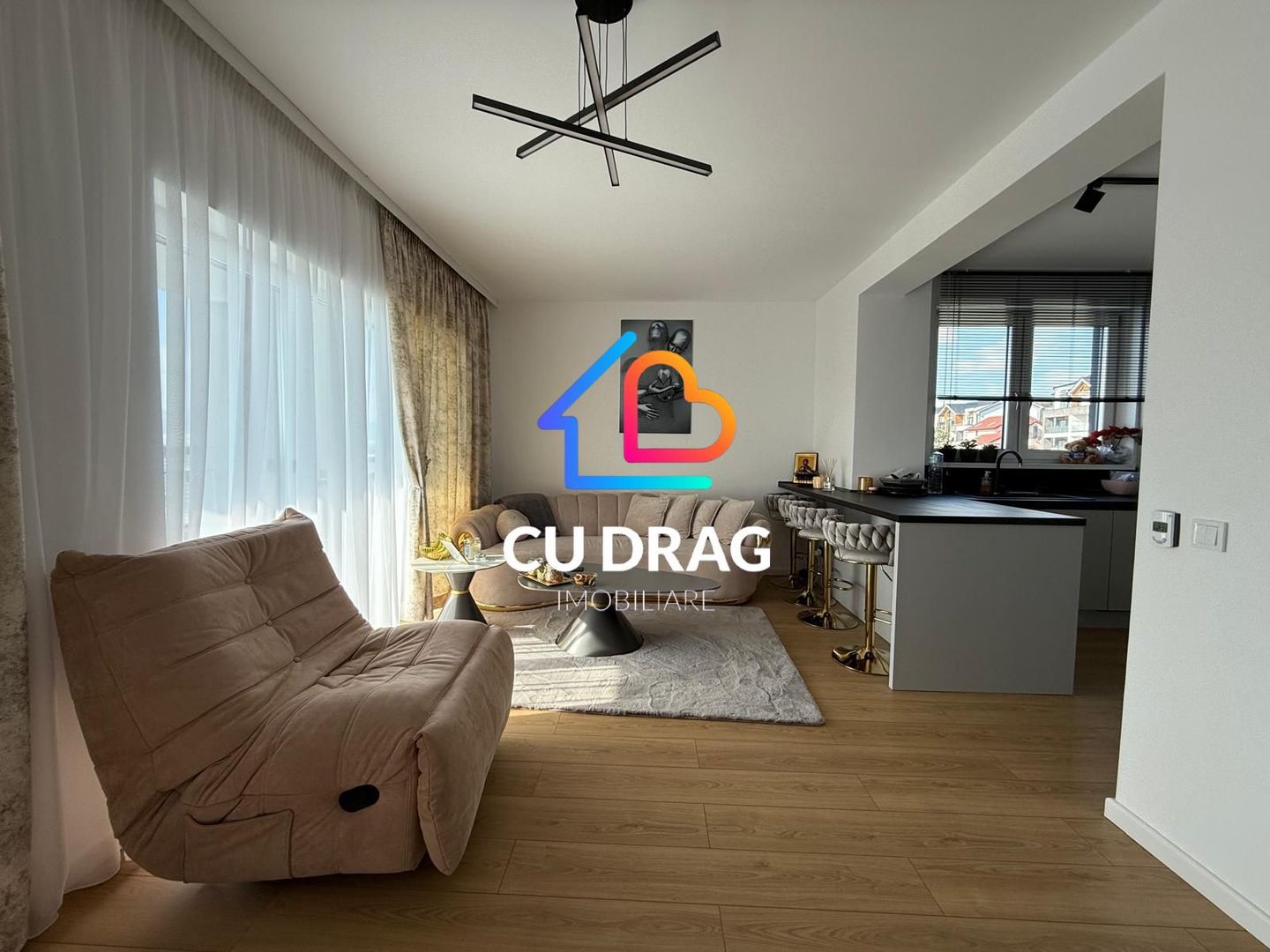 Apartament lux 2 camere - Poză 1