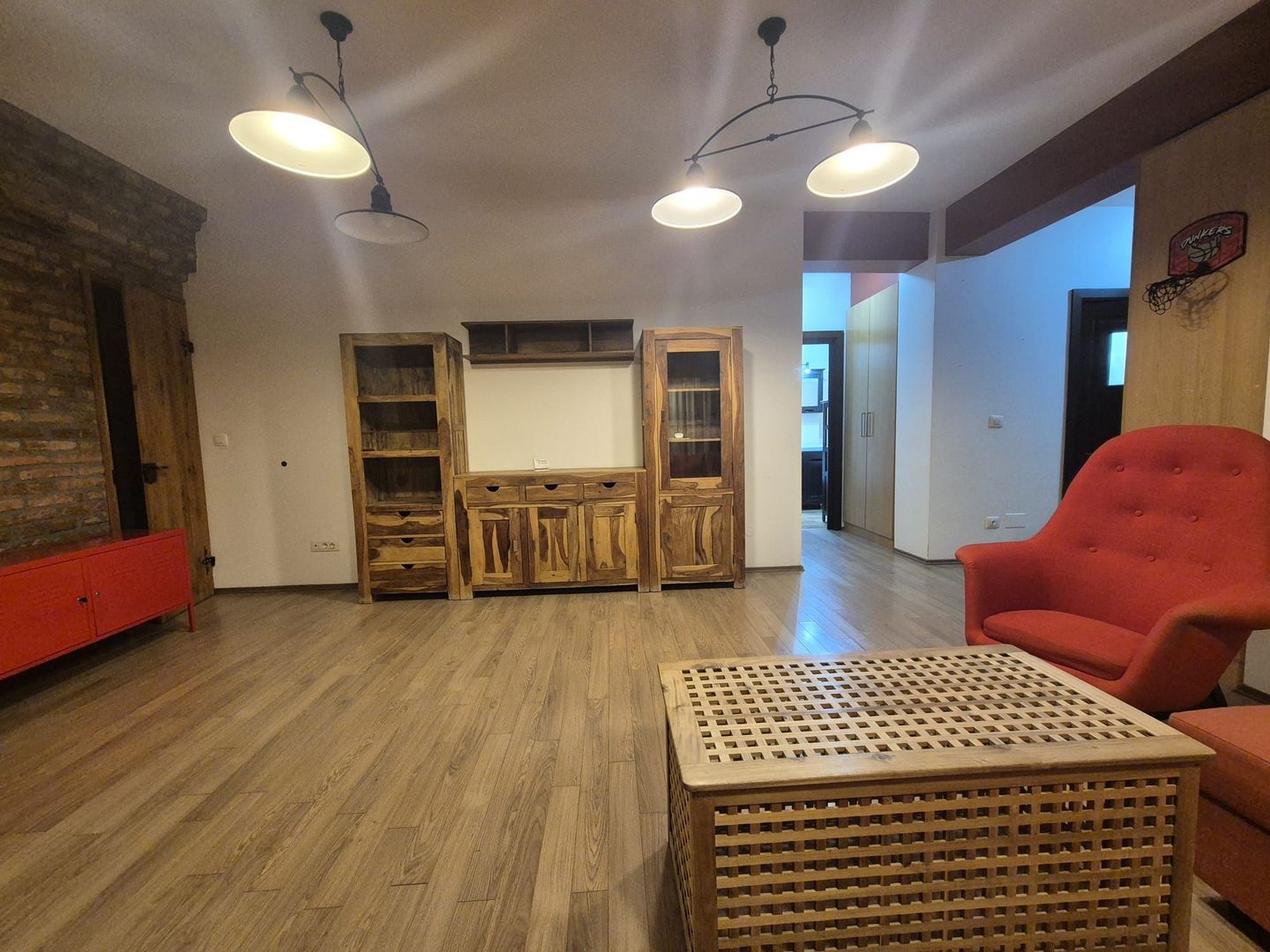 Bloc nou, sectiune mare, apartament 3 camere cu semineu, terasă mare si garaj - Poză 9
