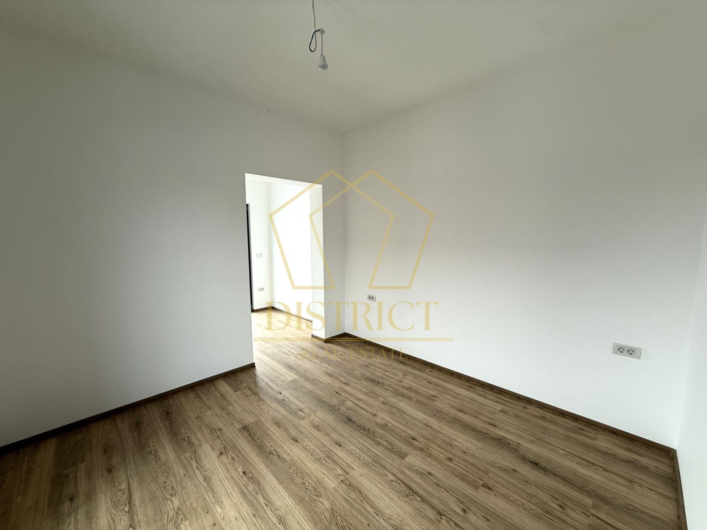 COM 0% Duplex deosebit cu 4 camere si 2 bai | Beregsau Mare - Poză 15