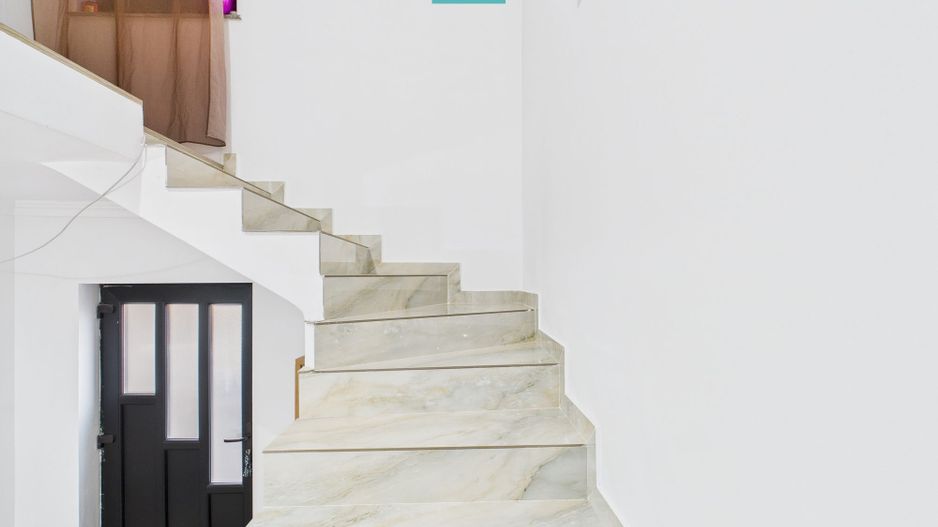 Casă cu 3 camere, P+1–Giarmata - Poză 2