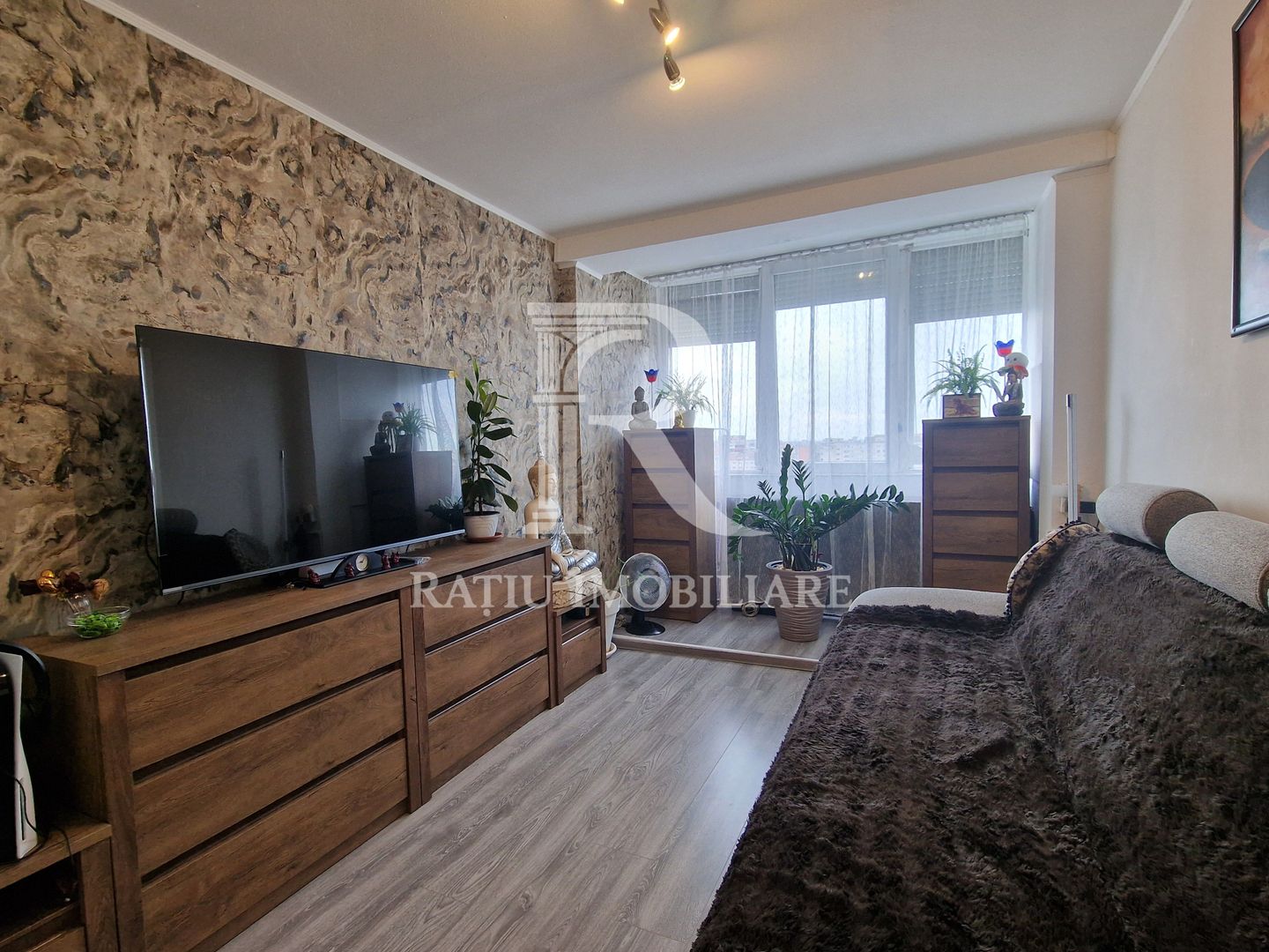 Apartament cu 3 camere | Ascensor | Rogerius | Oradea - Poză 11
