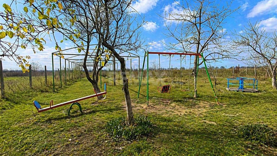 Casă 157,4 m² cu teren 15,3 ari – Holercani - Poză 9