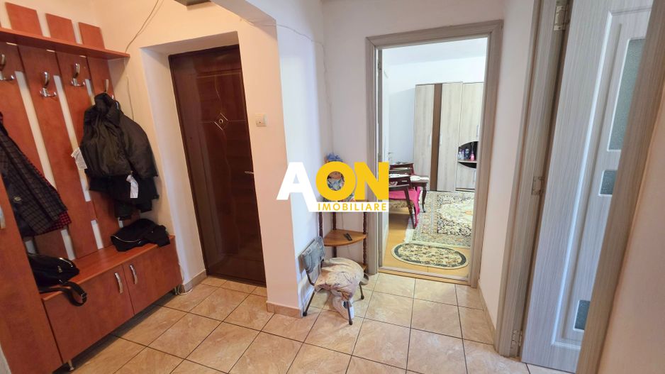 Apartament 3 camere, 65 mp utili, 2 bai, etaj 2, Cetate, zona Stadion - Poză 2
