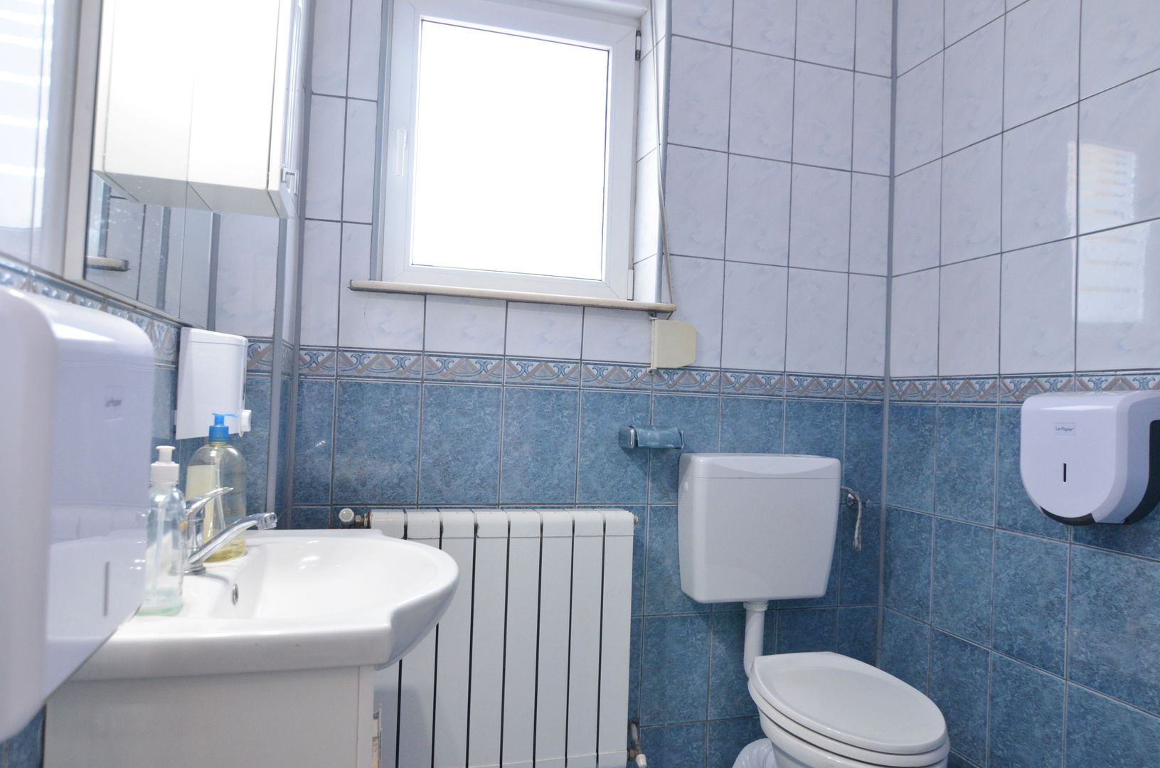 Inchiriem Vila individuala 6 camere cu panouri solare zona Pipera - Poză 11