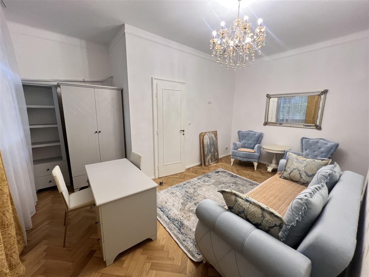 3 camere deosebit amenajat LUX  boxa curte acces auto - Poză 18