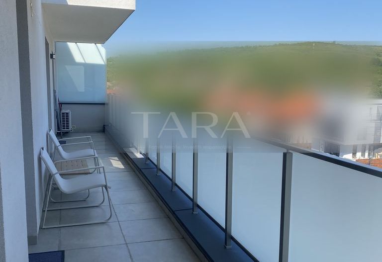 Apartament modern cu 3 camere, terasă de 15 mp, Borhanci. - Poză 19